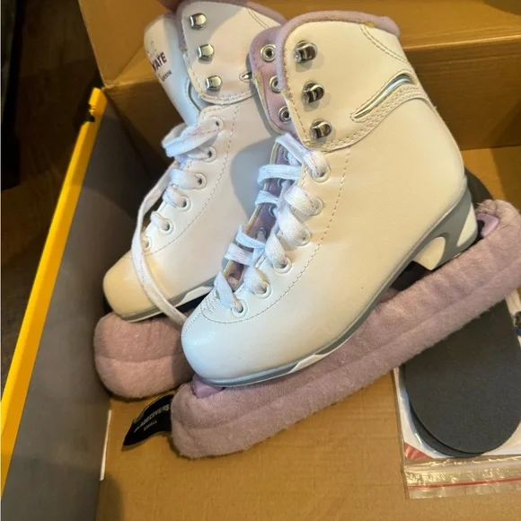 White and Gray Ice Skates - Picture 2 of 4